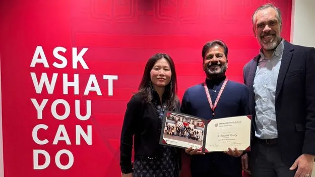 సీఎం రేవంత్‌కు హార్వర్డ్‌ పట్టా