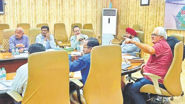 ఈసీఆర్‌ఎఫ్‌ డ్యాం పనులకు షీప్‌ ఫుట్‌ రోలర్లు వాడండి