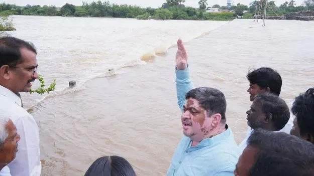 Karimnagar:   బ్రిడ్జి నిర్మాణానికి మోక్షమెప్పుడో..?