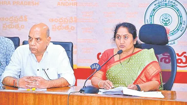 ఏప్రిల్‌ నుంచి చేనేతకు ఉచిత విద్యుత్‌