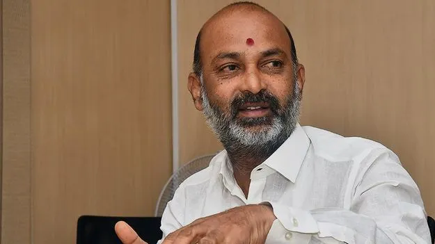 మునిసిపాలిటీలకు ఇచ్చింది గాడిద గుడ్డే