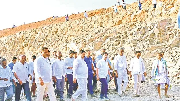 సీమ ద్రోహి జగన్‌!