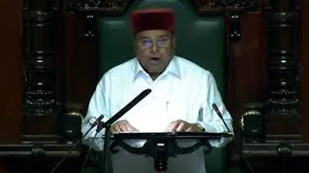 సభలో ఉన్నది రెండు నిమిషాలే!