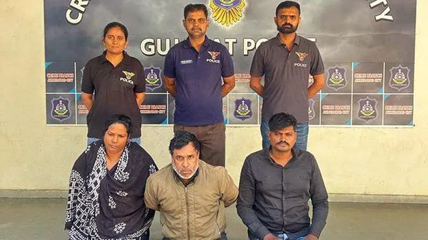 అహ్మదాబాద్‌ నుంచి హైదరాబాద్‌కు అక్రమంగా చిన్నారులను తరలిస్తున్న ముఠా అరెస్టు