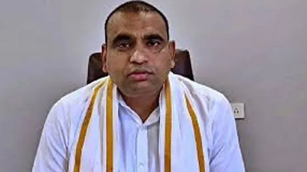 బీఆర్‌ఎస్‌ హయాంలోనూ సృజన్‌రెడ్డికి కాంట్రాక్టులు ఇచ్చారు