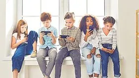 సోషల్‌ మీడియాకు వయో పరిమితి?