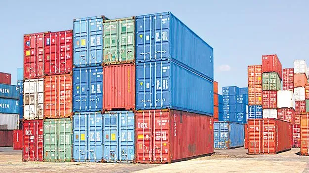 దేశీయంగా కంటైనర్ల తయారీకి రూ.10,000 కోట్లు