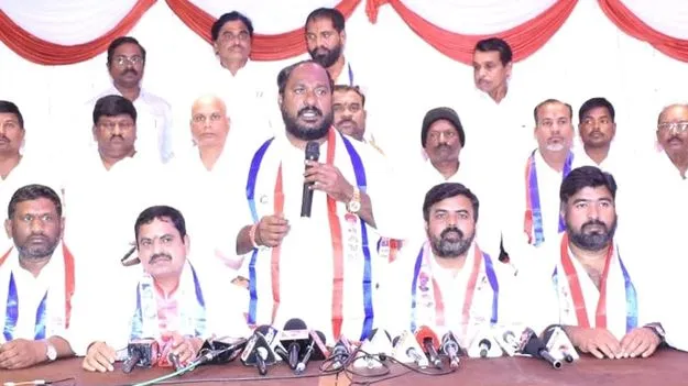 పుర పోరులో బీసీలకు 56శాతం టికెట్లివ్వాలి: జాజుల