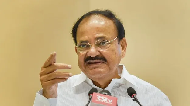 మంచిగా దుస్తులు ధరించాలని చెప్పడం తప్పా?