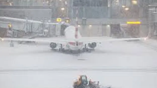 అమెరికాను ముంచెత్తిన మంచు తుపాను  