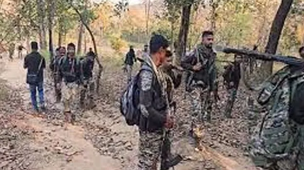 Maoist encounter: ఎన్‌కౌంటర్‌లో నలుగురు మావోయిస్టుల మృతి ఛత్తీస్‌గఢ్ అడవుల్లో ఘటన.. తప్పించుకున్న పాపారావు?