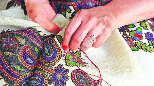 క్రాఫ్ట్స్‌ అండ్‌ డిజైన్‌లో కోర్సులు