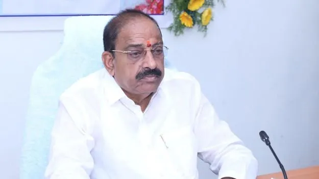 రైతునేస్తం ద్వారా ప్రభుత్వ పథకాలను ప్రజల్లోకి తీసుకెళ్లాలి: తుమ్మల 