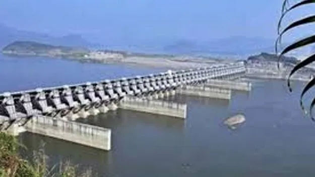 వరద జలాలను.. ఏపీ వాడుకుంటేనష్టమేంటి?