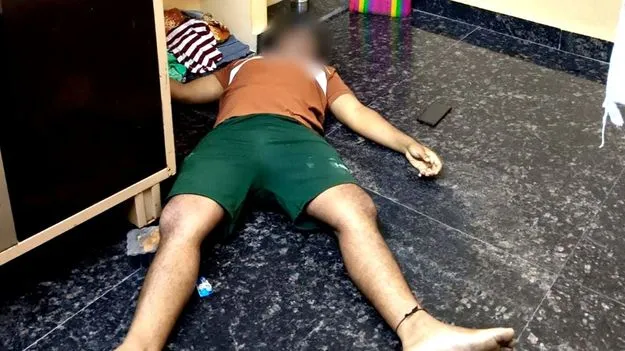 3వేలు పంపు.. లేదంటే నెట్‌లో న్యూడ్‌ ఫొటోలు పెడతాం! 