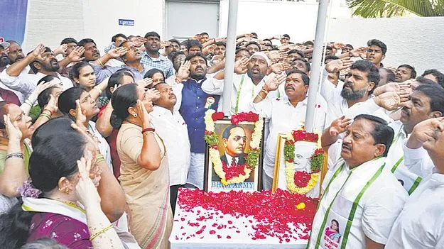 కొత్త పార్టీ కోసం ఈసీకి కవిత దరఖాస్తు!