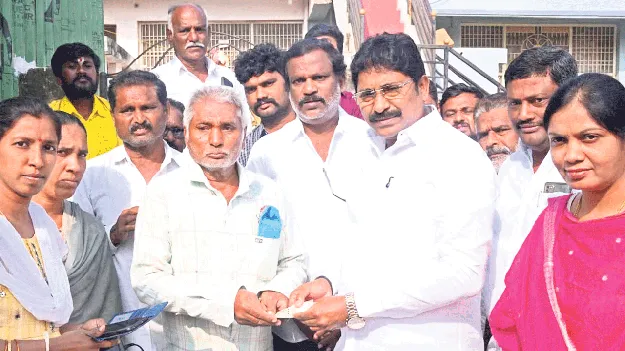 ప్రజల చెంతకు ప్రభుత్వ పథకాలు