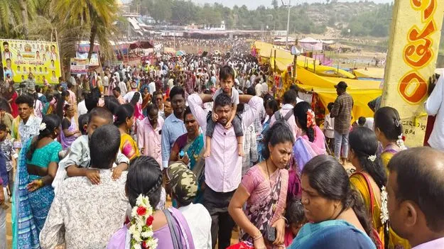 భక్తజన సంద్రం