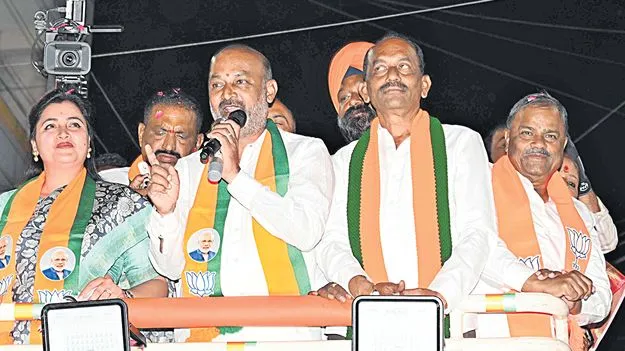 కాంగ్రెస్‌, ఎంఐఎం 100కోట్ల డీల్‌