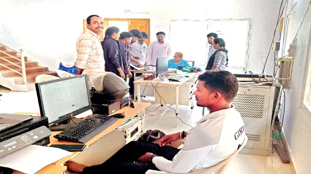 వన్నలిలో భూ సమస్యలపై సిబ్బంది ఆరా