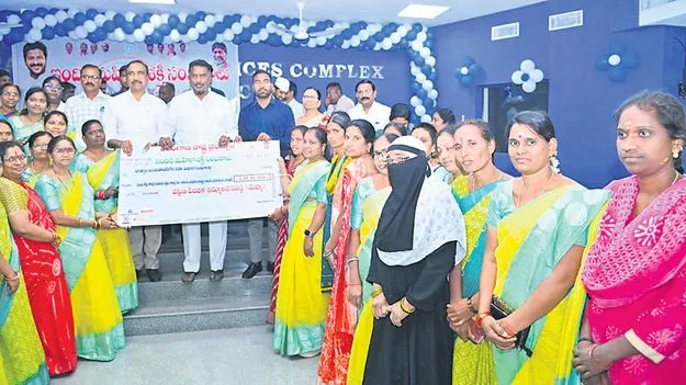 మహిళలను కోటీశ్వరులను చేయడమే ప్రభుత్వ లక్ష్యం