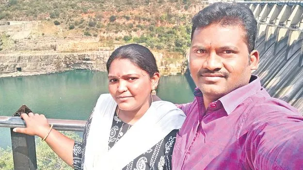 భార్యను చంపి.. మృతదేహంతో సెల్ఫీ!