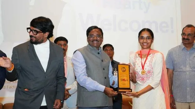 విద్యార్థులు తమ బాధ్యతలు మరచిపోవొద్దు