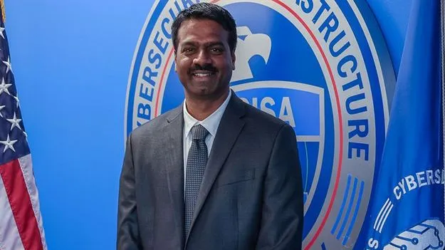 రహస్య ఫైళ్లను చాట్‌ జీపీటీలో అప్‌లోడ్‌ చేసిన ట్రంప్‌ ‘సైబర్‌ చీఫ్‌’