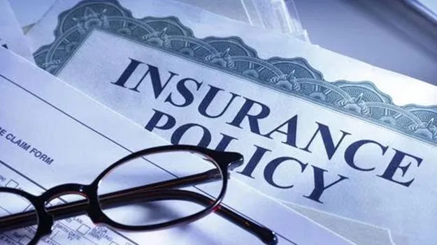 పాత చికిత్సల వివరాలను దాచారని..  బీమా క్లెయిమ్‌ తిరస్కరించడం కుదరదు