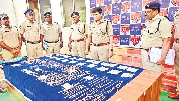 రూ.7 కోట్ల విలువైన బంగారం స్వాధీనం