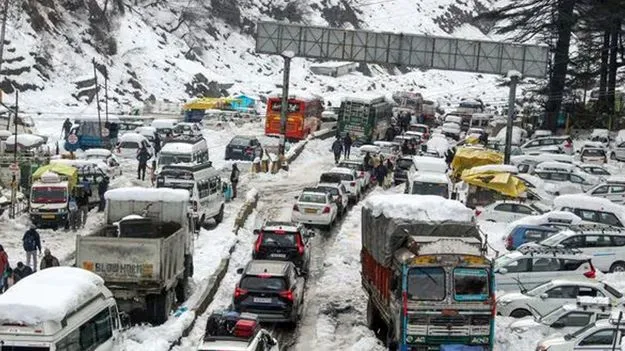 మనాలీలో పర్యాటకుల నరకయాతన