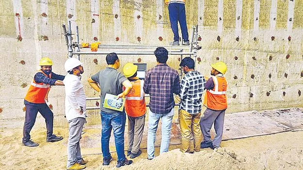 మేడిగడ్డ బ్యారేజీలో సాంకేతిక పరీక్షలు 