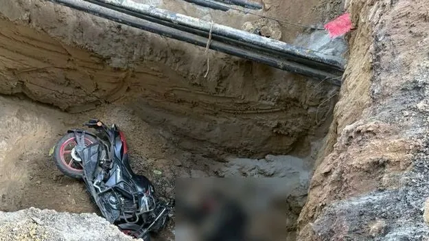 ఢిల్లీలో గుంతలో పడి యువకుడి మృతి