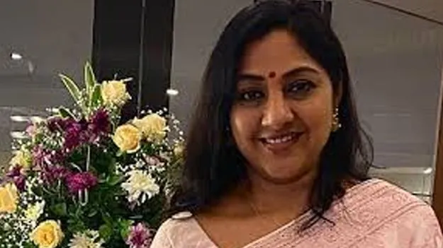 దేహాన్ని చూసి కాదు.. మహిళగా గౌరవించండి