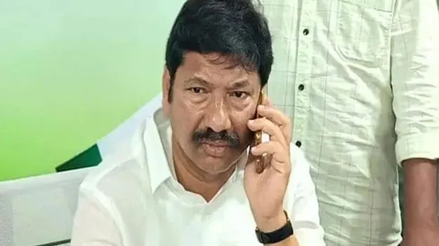 జోగి ఇంటిపై దాడి ఘటనలో 40 మందిపై కేసులు 