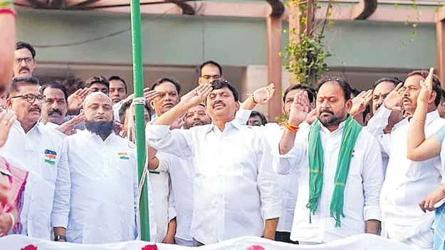 మునిసిపల్‌ ఎన్నికలు మాకు రెఫరెండమే