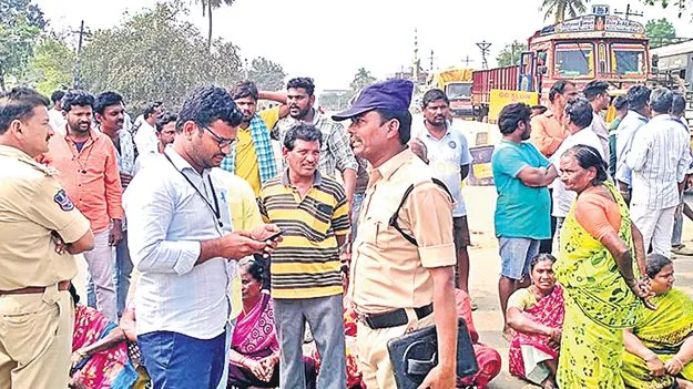 కాంగ్రెస్‌ ఖాతాలో 10 వార్డులు