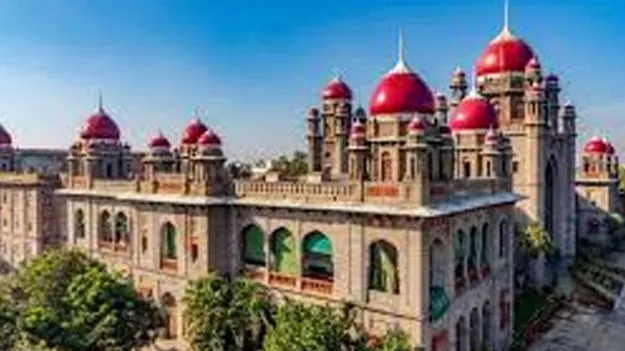 ఆ కుటుంబీకులకు సర్వీసు ప్రయోజనాలివ్వండి 