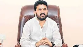 మెతుకు ఆనంద్‌కు స్పీకర్‌ లీగల్‌ నోటీసు