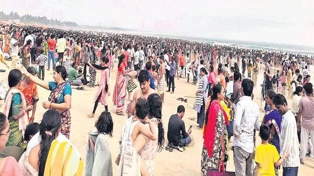 భక్తజన సంద్రం