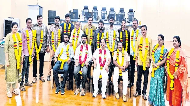 రెవెన్యూ సంఘం జిల్లా నూతన కమిటీ