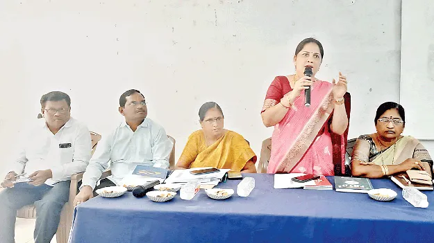 వచ్చే విద్యాసంవత్సరానికి ఎన్‌రోల్‌మెంట్‌ డ్రైవ్‌  ప్రారంభించాలి 