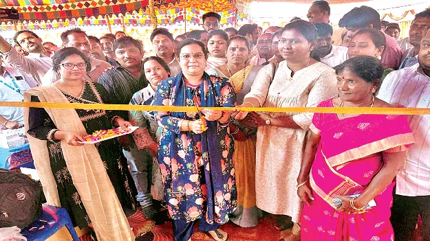 పేదరికం లేని సమాజమే ప్రభుత్వ లక్ష్యం 