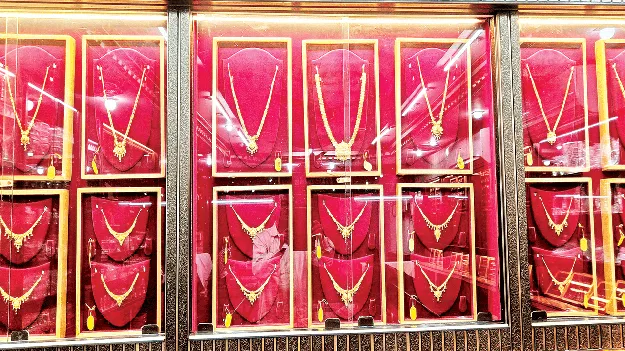 పసిడి, వెండి పరుగులు