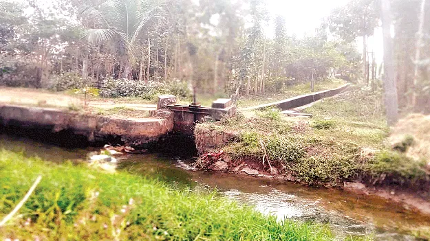  షట్టర్లూ లేవు... లస్కర్లూ లేరు