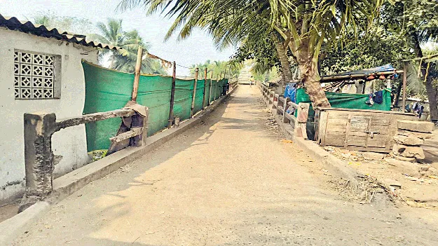 ప్రమాదపుటంచున ప్రయాణాలు