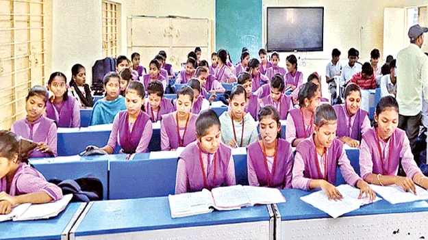 అల్పాహారం అందక..