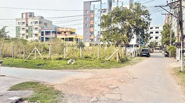 నాటి కలెక్టర్‌ ఆదేశించినా..పాటించరు!