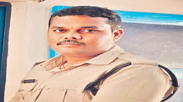 చికిత్స పొందుతూ కానిస్టేబుల్‌ మృతి