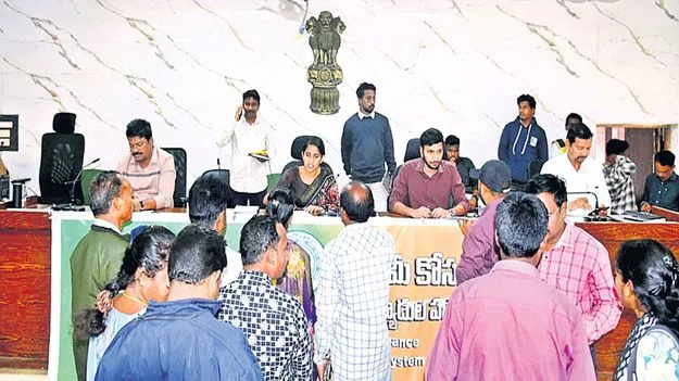 వినతులకు సకాలంలో పరిష్కారం   